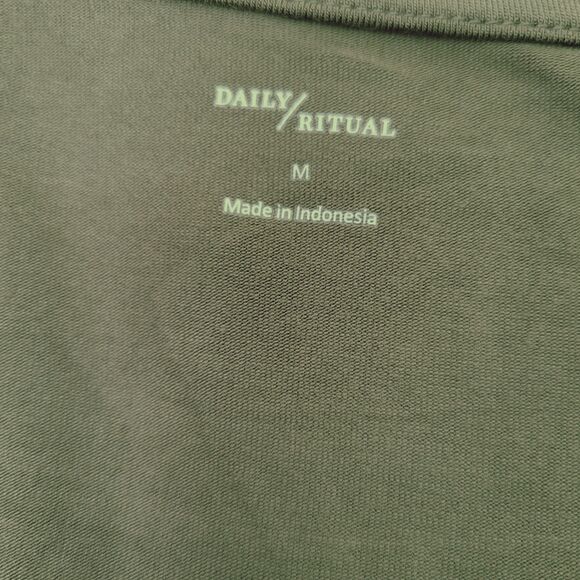 Daily Ritual Women's Jersey Short-Sleeve Drop-Shoulder Scoopneck Tunic Green M - Picture 7 of 11